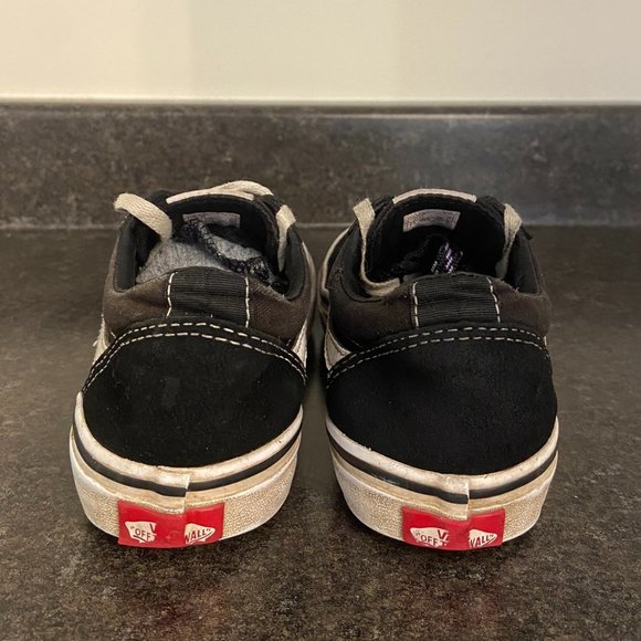 Vans Old Skool Sneakers - Size 2 - Picture 5 of 9